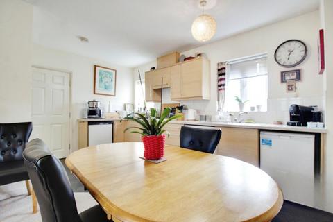 2 bedroom apartment for sale, Maybold Crescent, Haydon End, Swindon