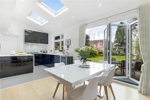 131 Chase Side, London, N14 5HD