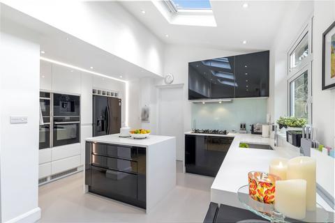 131 Chase Side, London, N14 5HD