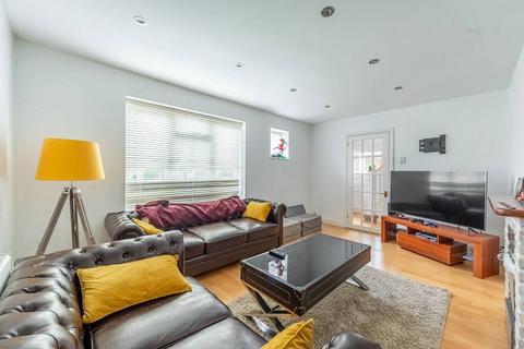 39 Tintagel Drive, Stanmore, HA7 4SR