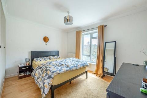 39 Tintagel Drive, Stanmore, HA7 4SR