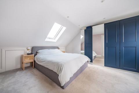 4 bedroom semi-detached house for sale - Domonic Drive, London SE9