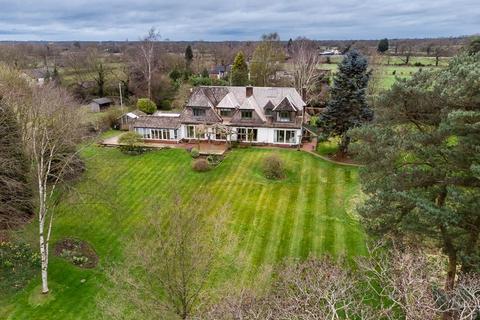 5 bedroom detached house for sale - Riverside country house in Plumley with 5.5 acres