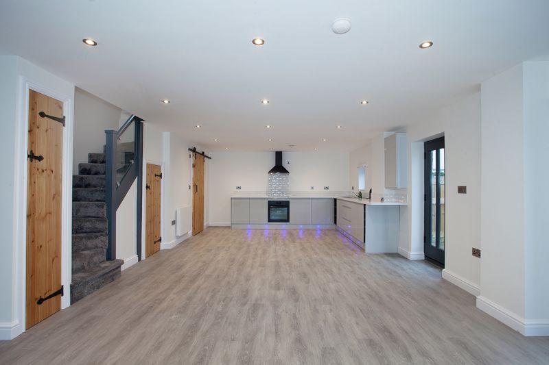 Living dining...