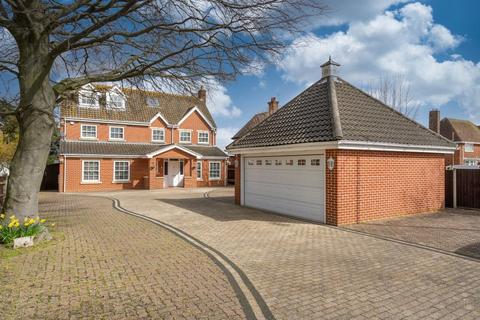 5 bedroom detached house for sale, Yarmouth Road, Lowestoft
