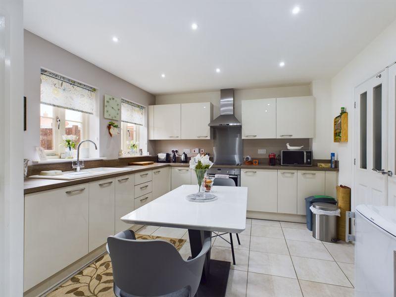 Dining kitchen