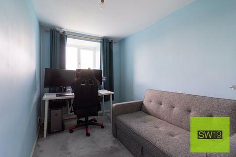 12 Alphea Close, London, SW19 2EP