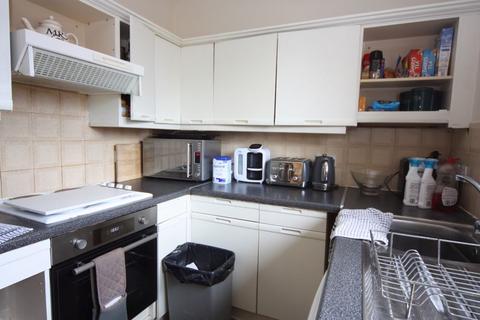 2 bedroom flat for sale - Adrienne Avenue, Southall