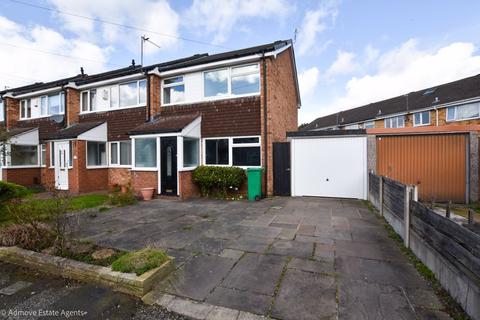 3 bedroom terraced house to rent, Amberwood Drive, Manchester, M23
