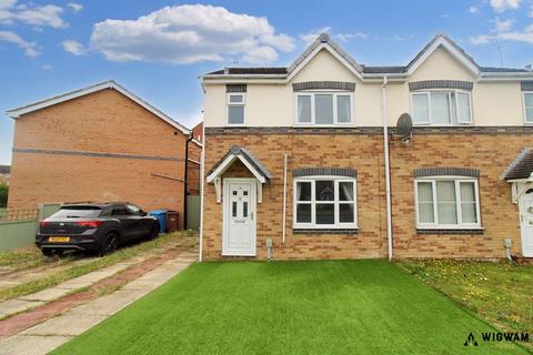 3 bedroom semi-detached house for sale, Maldon Drive, Victoria Dock, HU9