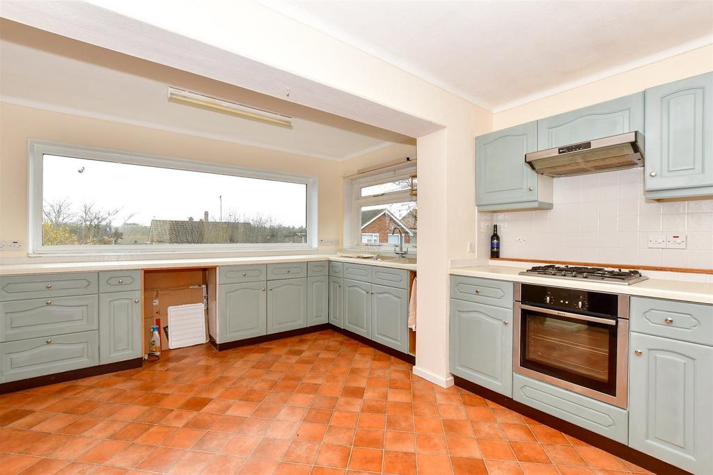Cedar Drive, Sutton At Hone, Dartford, Kent 3 bed detached bungalow for sale £575,000