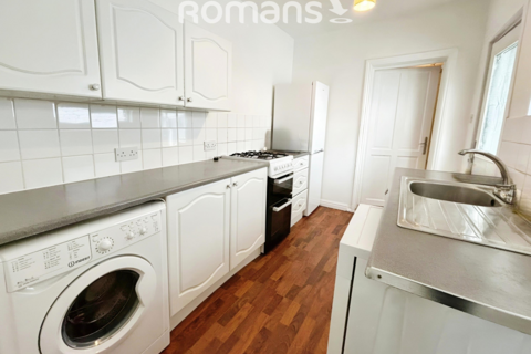 2 bedroom end of terrace house to rent, Northfield Road