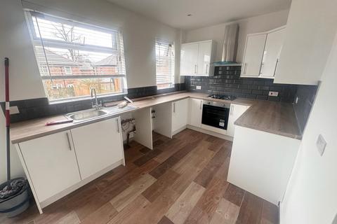 3 bedroom semi-detached house to rent, Grange park road, St Helens, WA10