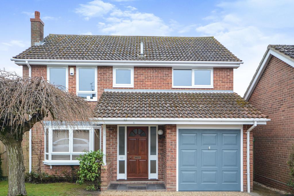 Bantocks Road, Great Waldingfield, CO10 4 bed detached house £1,495