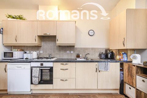 2 bedroom flat to rent - Alicia Close, Haydon End,Swindon