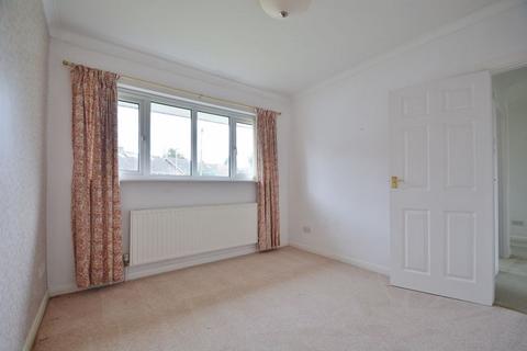 9 Lashlake Road, Thame, OX9 3BA