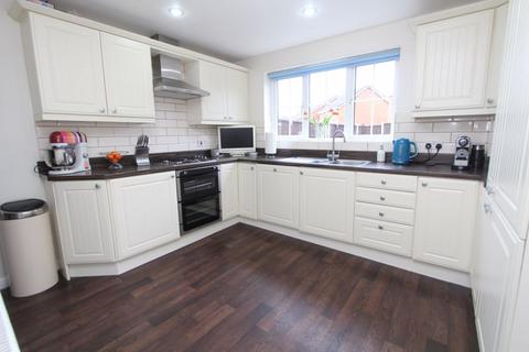 4 bedroom detached house for sale - View Point, Oldbury B69