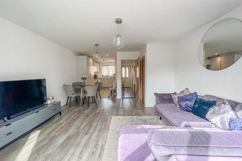 17 Highwell Gardens, Hawkwell, Hockley, SS5 4LY