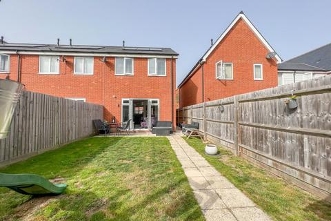 17 Highwell Gardens, Hawkwell, Hockley, SS5 4LY