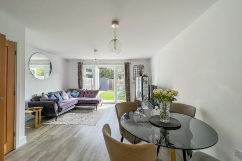 17 Highwell Gardens, Hawkwell, Hockley, SS5 4LY