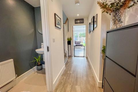 17 Highwell Gardens, Hawkwell, Hockley, SS5 4LY