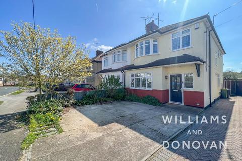 42 Broadlands Road, Hockley, SS5 5DS