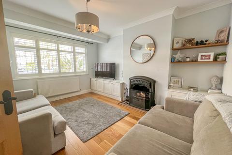 42 Broadlands Road, Hockley, SS5 5DS