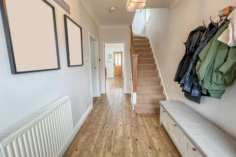 42 Broadlands Road, Hockley, SS5 5DS