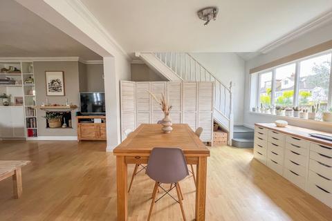 51 Broad Walk, Hockley, SS5 5DG
