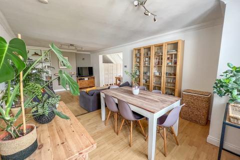 51 Broad Walk, Hockley, SS5 5DG