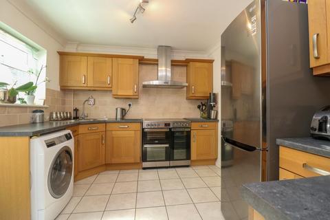 15 Bosworth Close, Hockley, SS5 4EZ