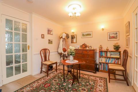 25 Althorne Way, Canewdon, Rochford, SS4 3PS