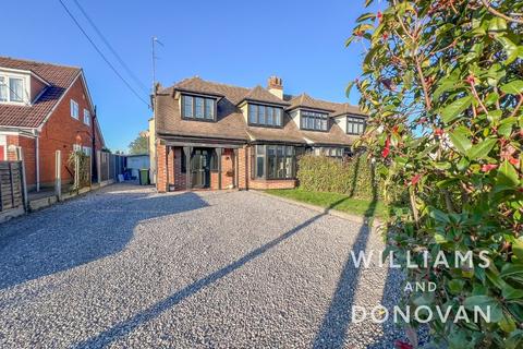105 Greensward Lane, Hockley, SS5 5HG