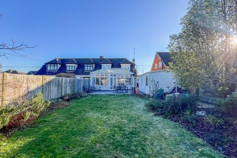 105 Greensward Lane, Hockley, SS5 5HG