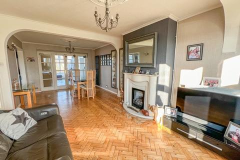 105 Greensward Lane, Hockley, SS5 5HG