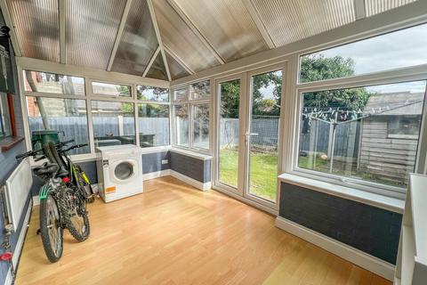21 Adams Glade, Rochford, SS4 3LA