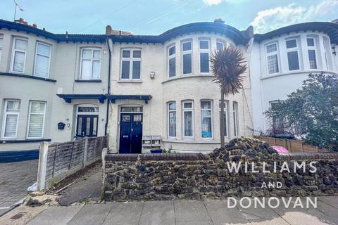 70a Cotswold Road, Westcliff-on-sea, SS0 8AB