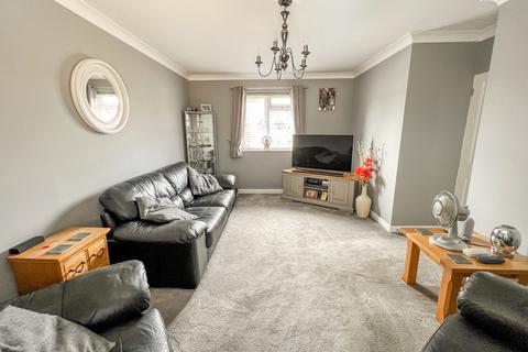 17 Allerton Close, Rochford, SS4 3AR