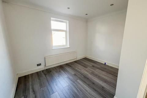 2 bedroom flat for sale, Chancellor Road, Southend-on-Sea