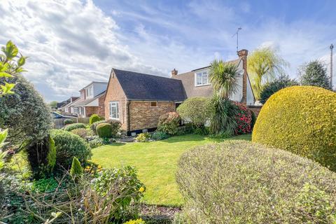 32 Nelson Road, Rayleigh, SS6 8HB