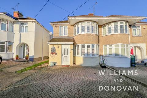 12 Broad Walk, Hockley, SS5 5DD