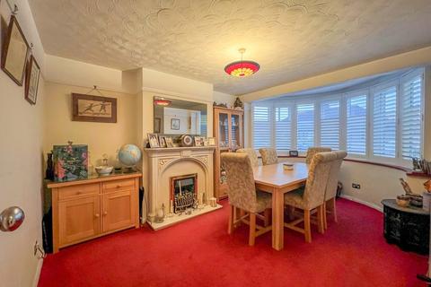 12 Broad Walk, Hockley, SS5 5DD