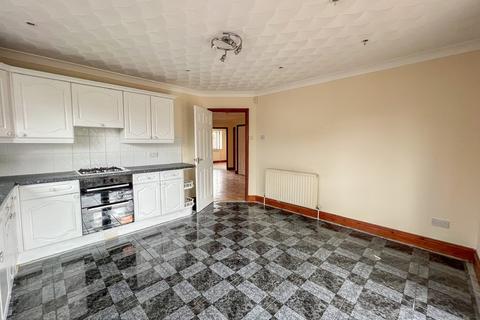 45 Central Avenue, Rochford, SS4 3BG