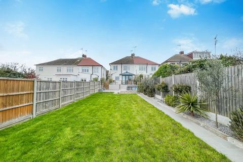 21 Belchamps Way, Hockley, SS5 4NT