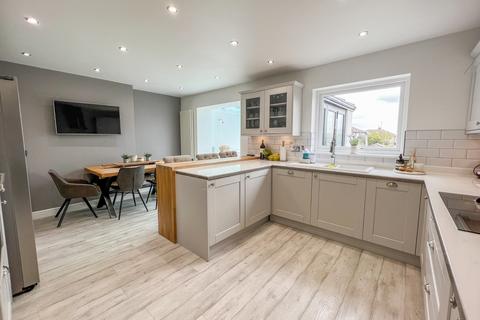 21 Belchamps Way, Hockley, SS5 4NT