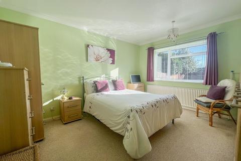2 bedroom detached bungalow for sale, Stanley Road, Ashingdon