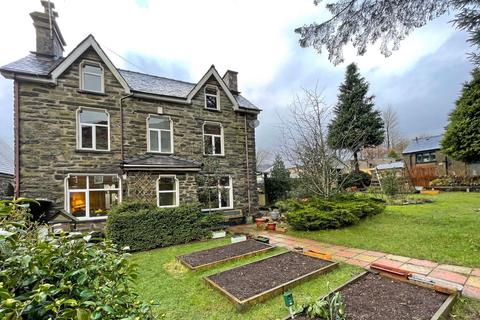 4 bedroom detached house for sale, Manod Road, Blaenau Ffestiniog, Gwynedd, LL41