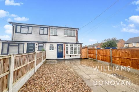 97 Crouch Avenue, Hullbridge, Hockley, SS5 6HW