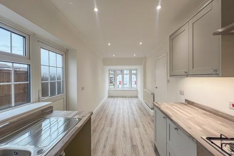 97 Crouch Avenue, Hullbridge, Hockley, SS5 6HW