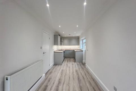 97 Crouch Avenue, Hullbridge, Hockley, SS5 6HW